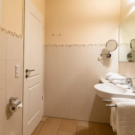 Hafendomicil Wh12 - Specht Waren (Müritz)